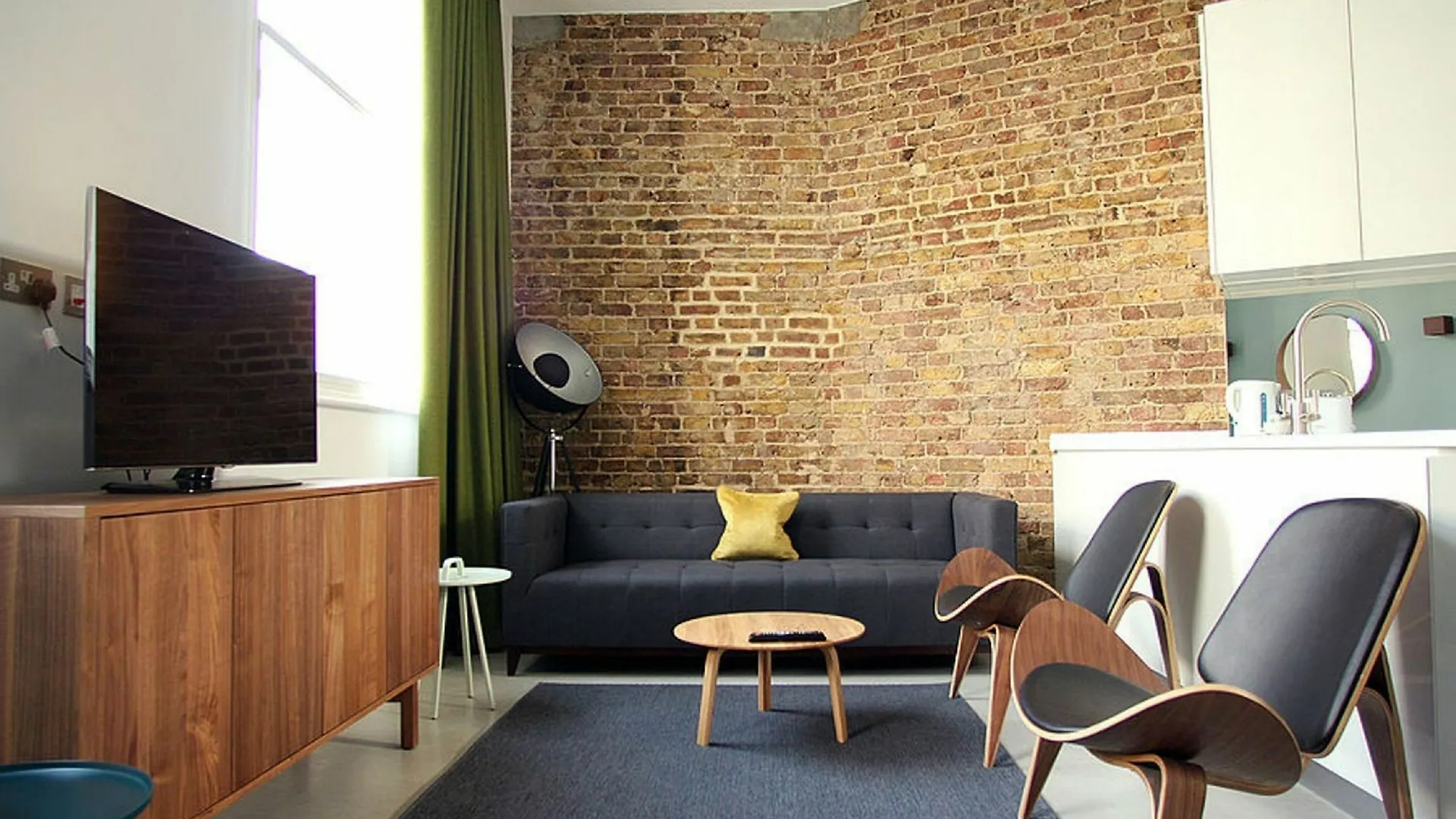 Hop Art House Serviced Apartments London