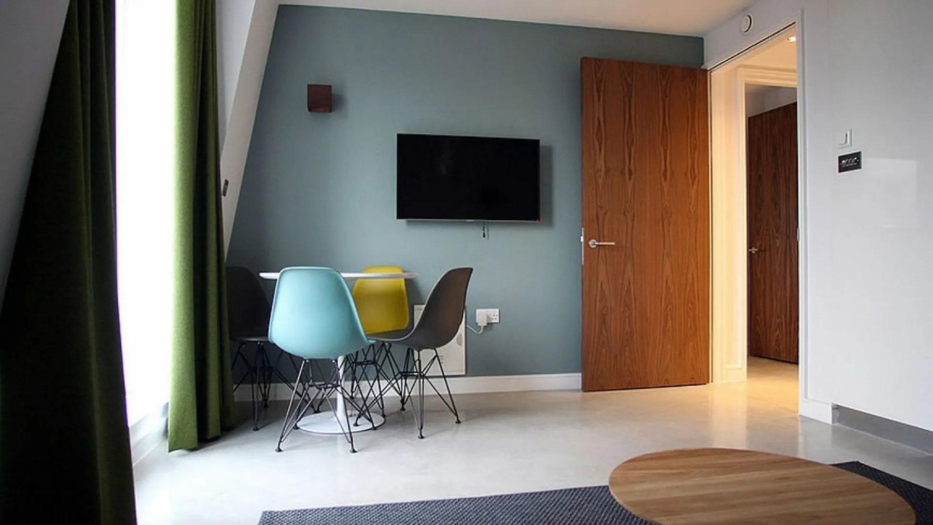 Hop Art House Serviced Apartments London