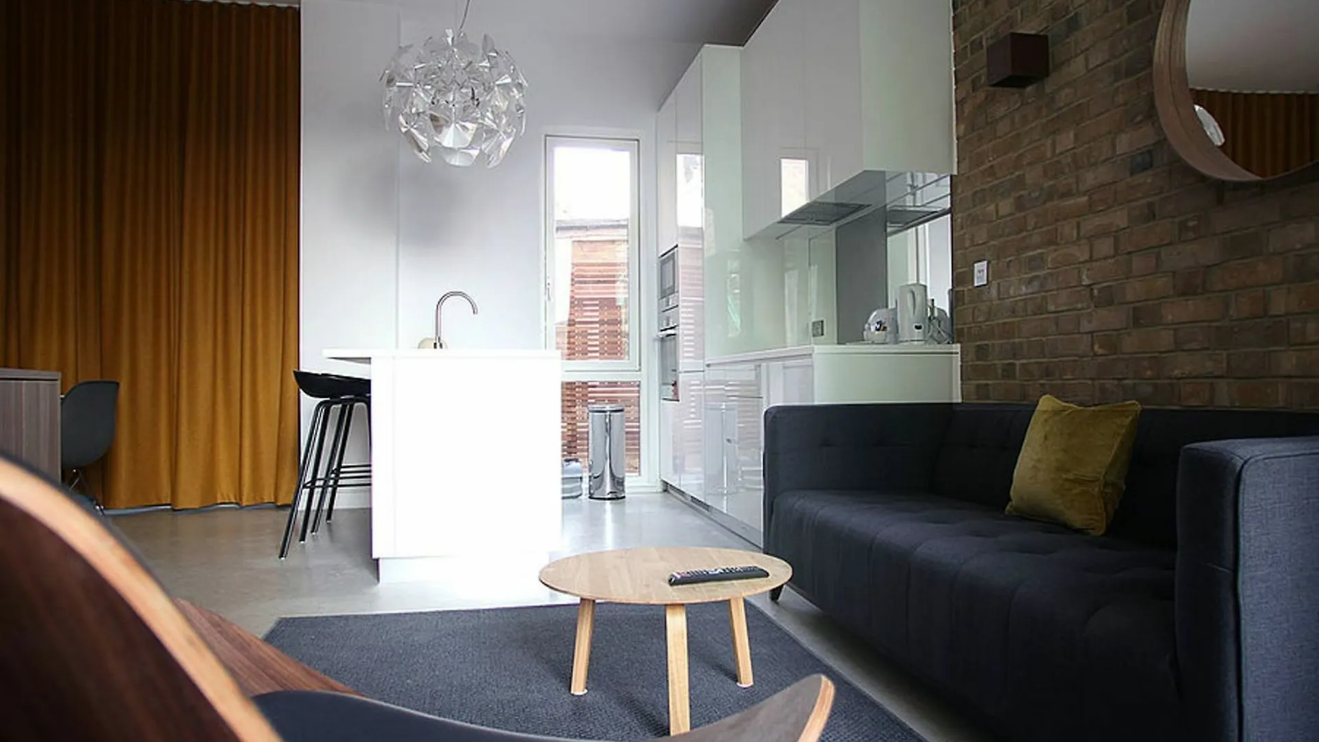 Hop Art House Serviced Apartments London 0*,