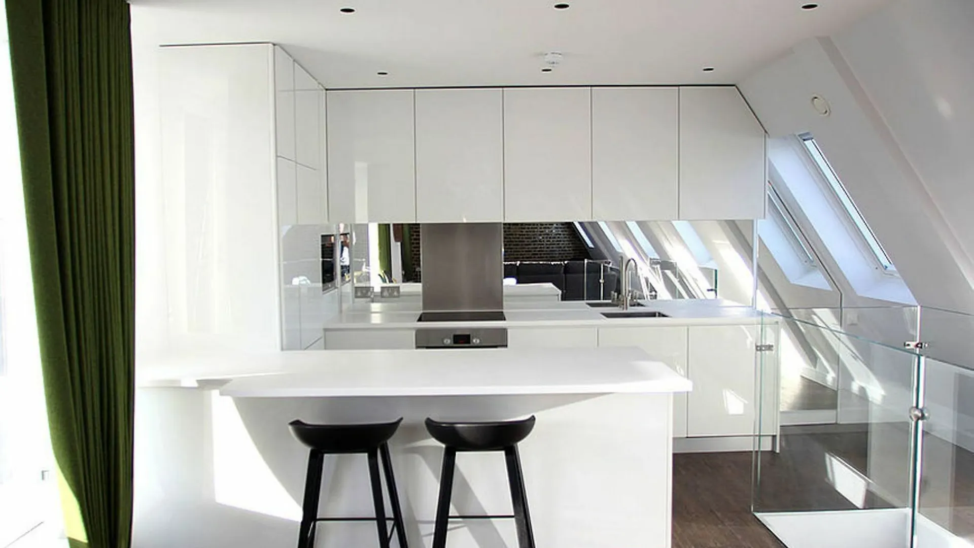 Hop Art House Serviced Apartments London
