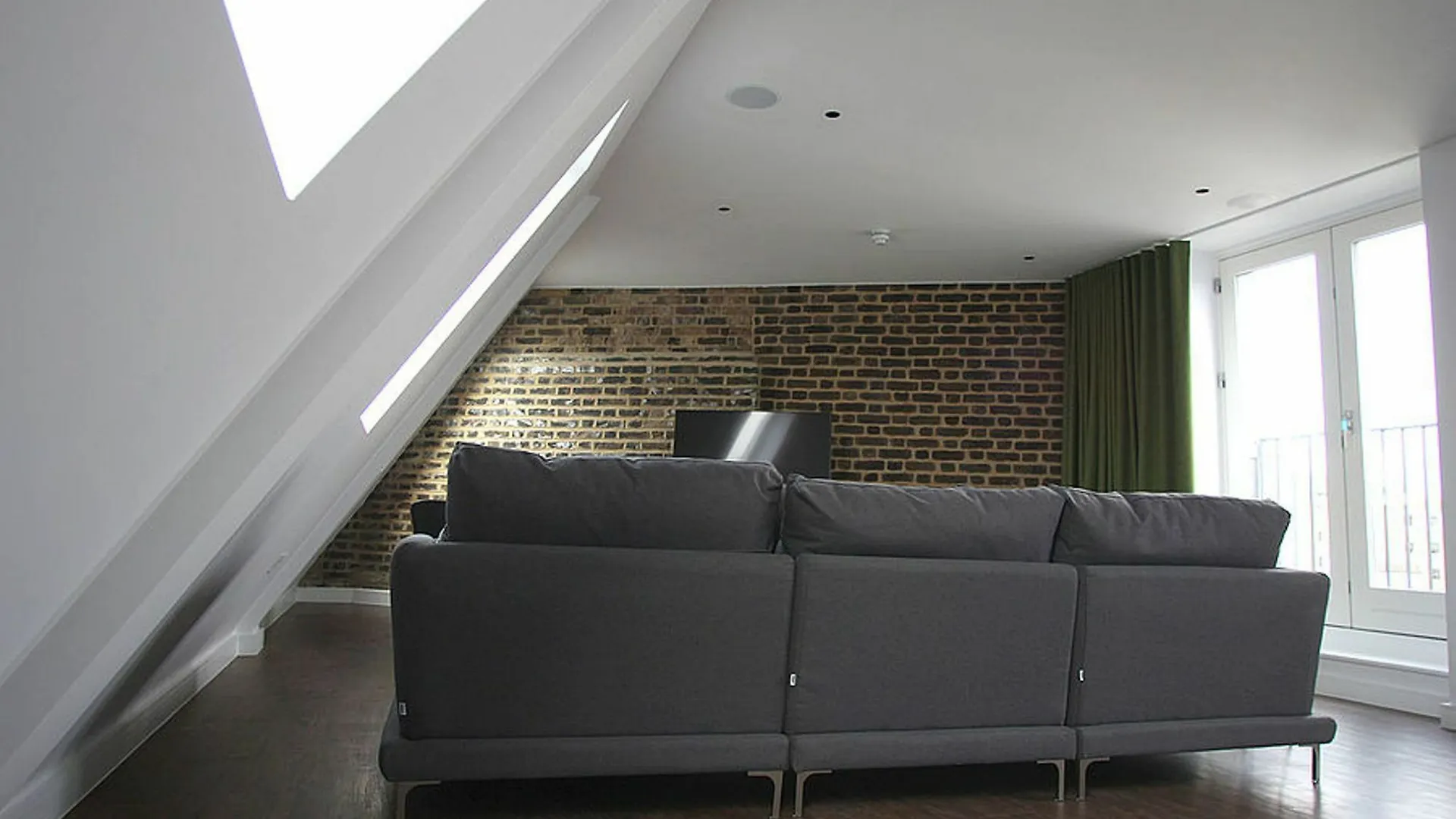 Hop Art House Serviced Apartments London